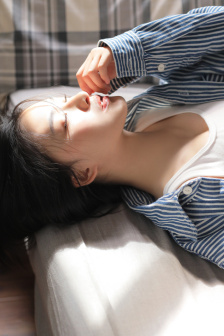 小不点爱吃肉混JIN